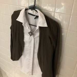 🌺 SALE 2/$12 3/$15 100% Cashmere cardi so soft!!